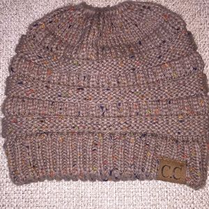 CC KNITTED HANDCRAFTED HAT MODEM 179576
